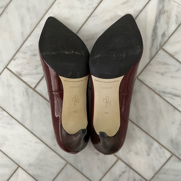 Cole Haan pumps in maroon patent leather - Picture 5 of 6